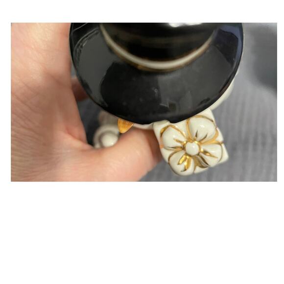 Holly Holiday Snowman Couple Salt & Pepper Shakers - Picture 6 of 7